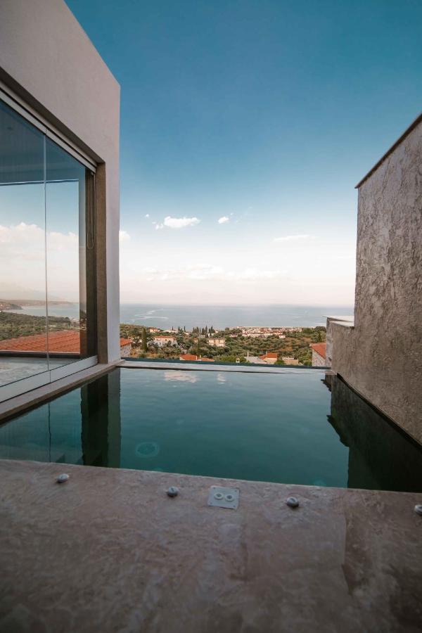Mani Luxury Suites And Studios In Gytheio With Private Pools Exteriér fotografie