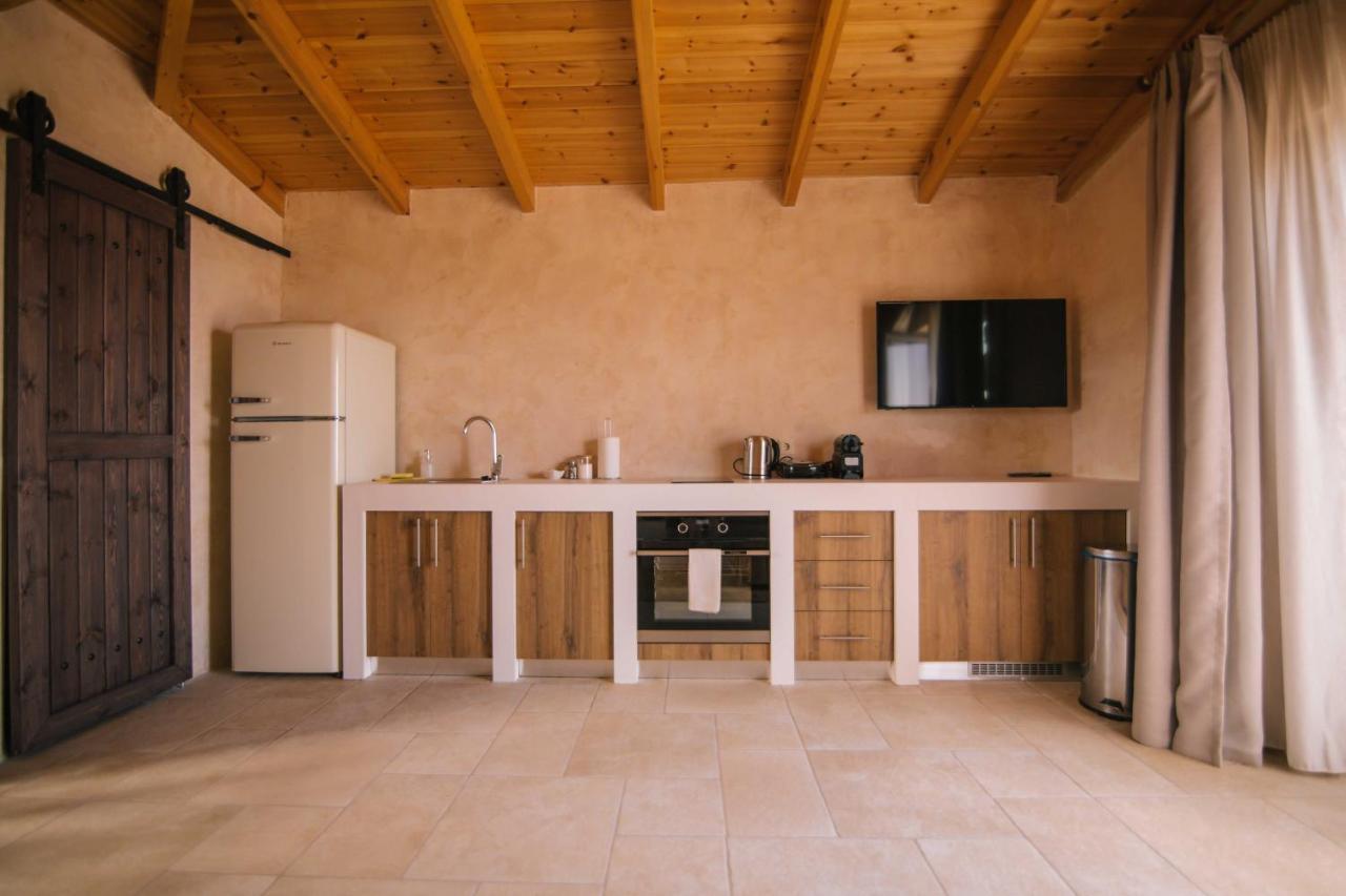 Mani Luxury Suites And Studios In Gytheio With Private Pools Exteriér fotografie
