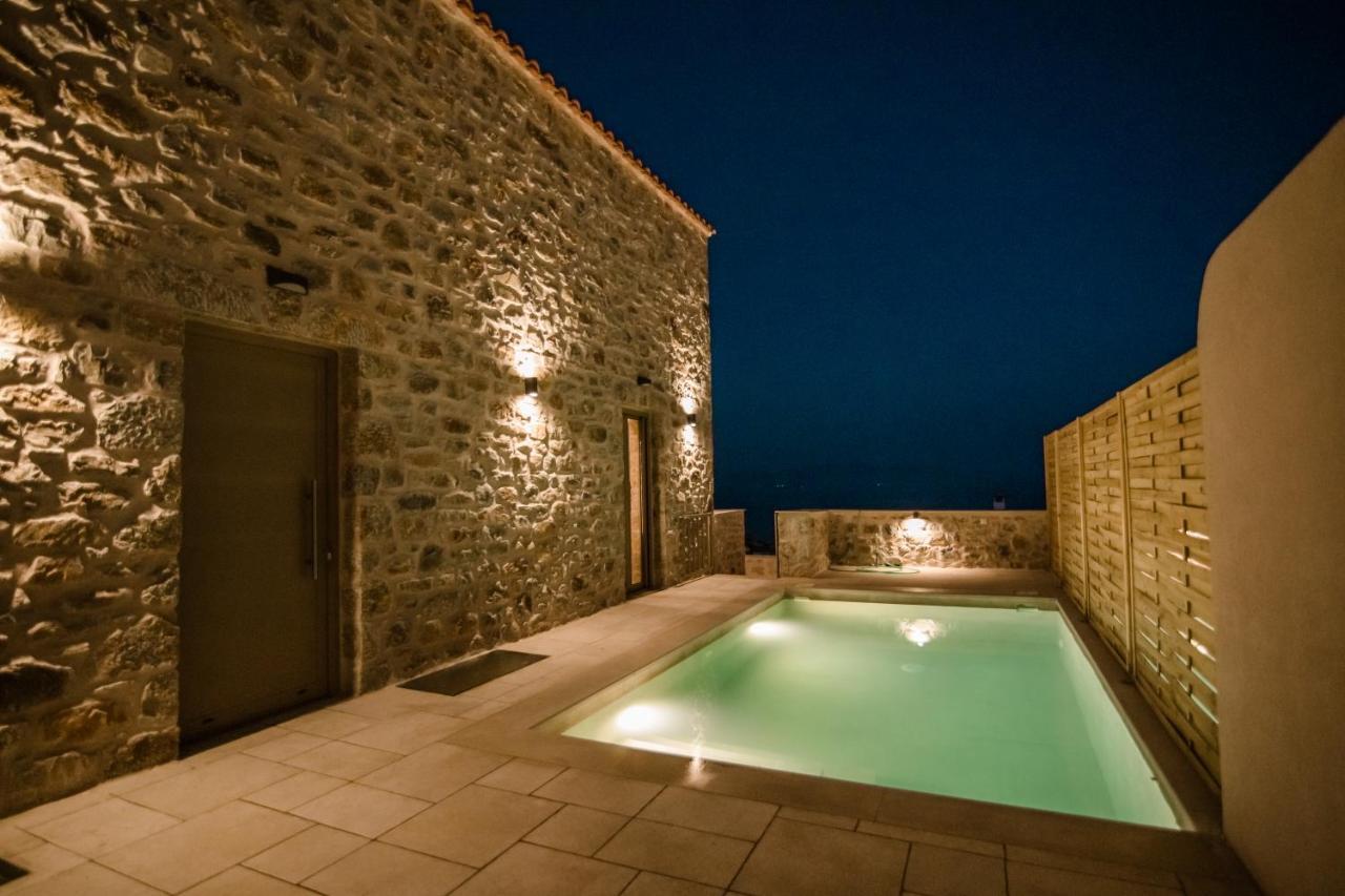 Mani Luxury Suites And Studios In Gytheio With Private Pools Exteriér fotografie