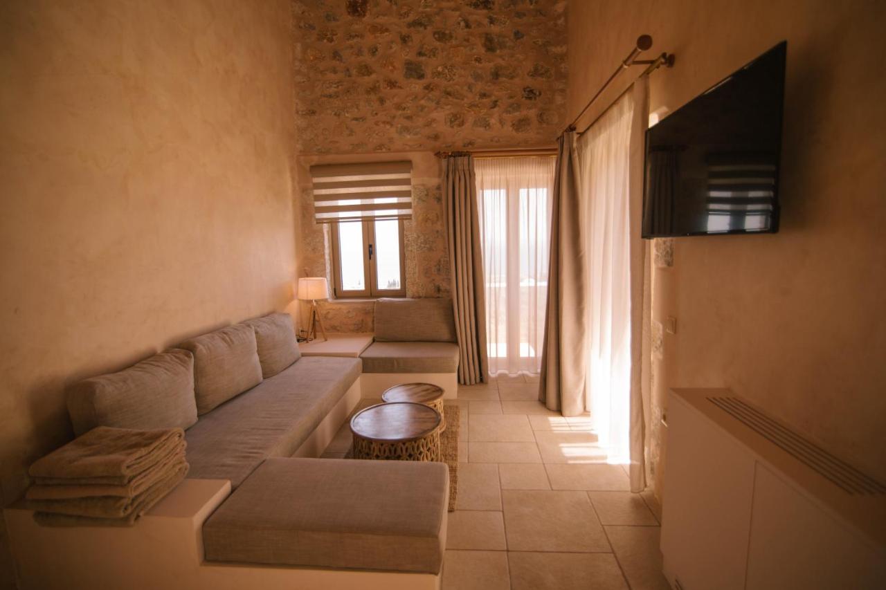 Mani Luxury Suites And Studios In Gytheio With Private Pools Exteriér fotografie
