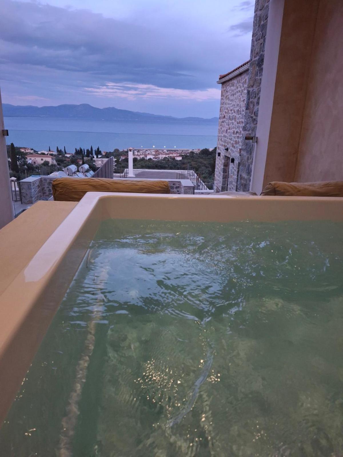 Mani Luxury Suites And Studios In Gytheio With Private Pools Exteriér fotografie